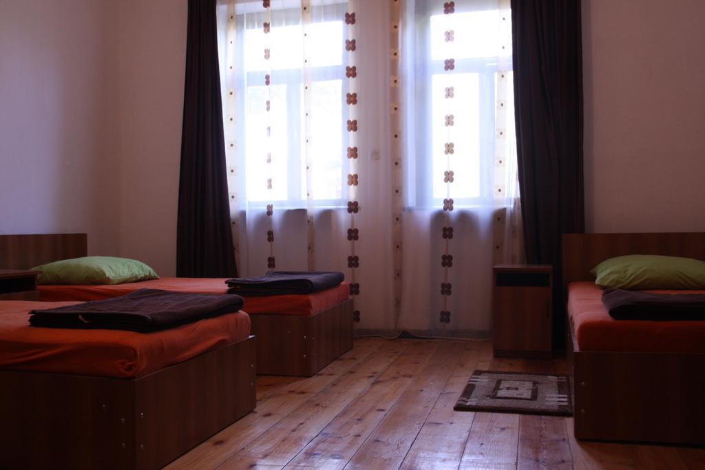 Gvirilas Sakhli Guest House Khashuri Buitenkant foto